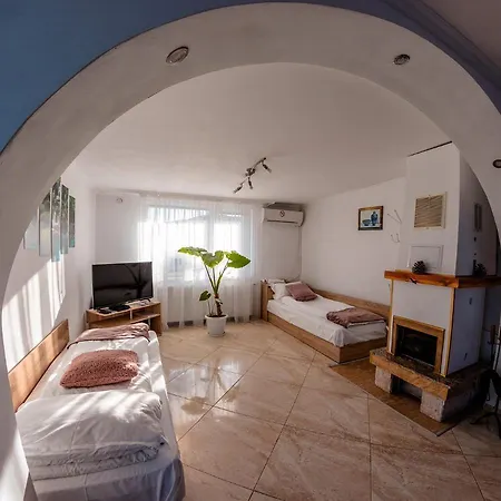 Lisets Villa Gorna Brestnitsa