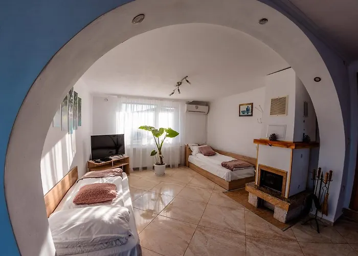 Lisets Willa Gorna Bryestnitsa