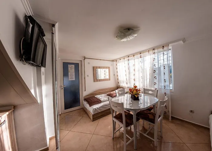 Willa Lisets Gorna Bryestnitsa