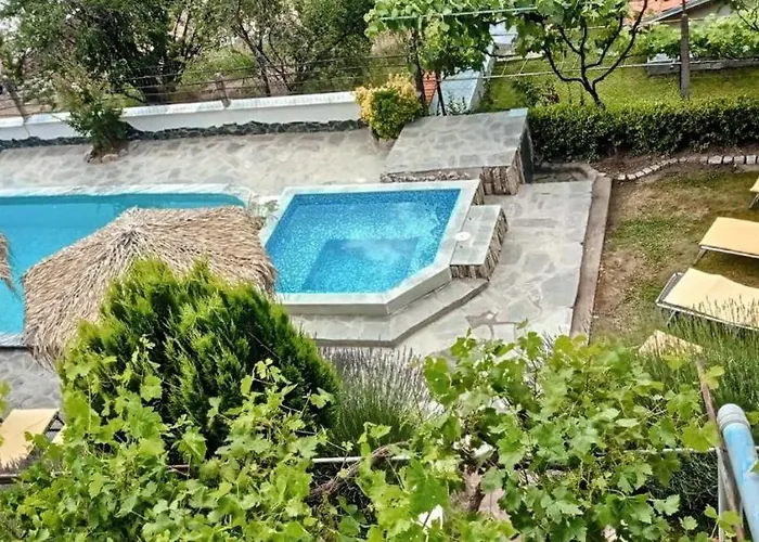 Willa Lisets Gorna Bryestnitsa